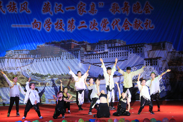 3D25111D0AAA50E6D83D00963004A12E_副本_副本.jpg